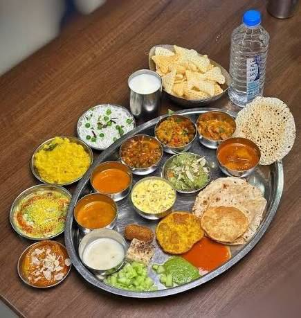 Grand Lunch & Thalis